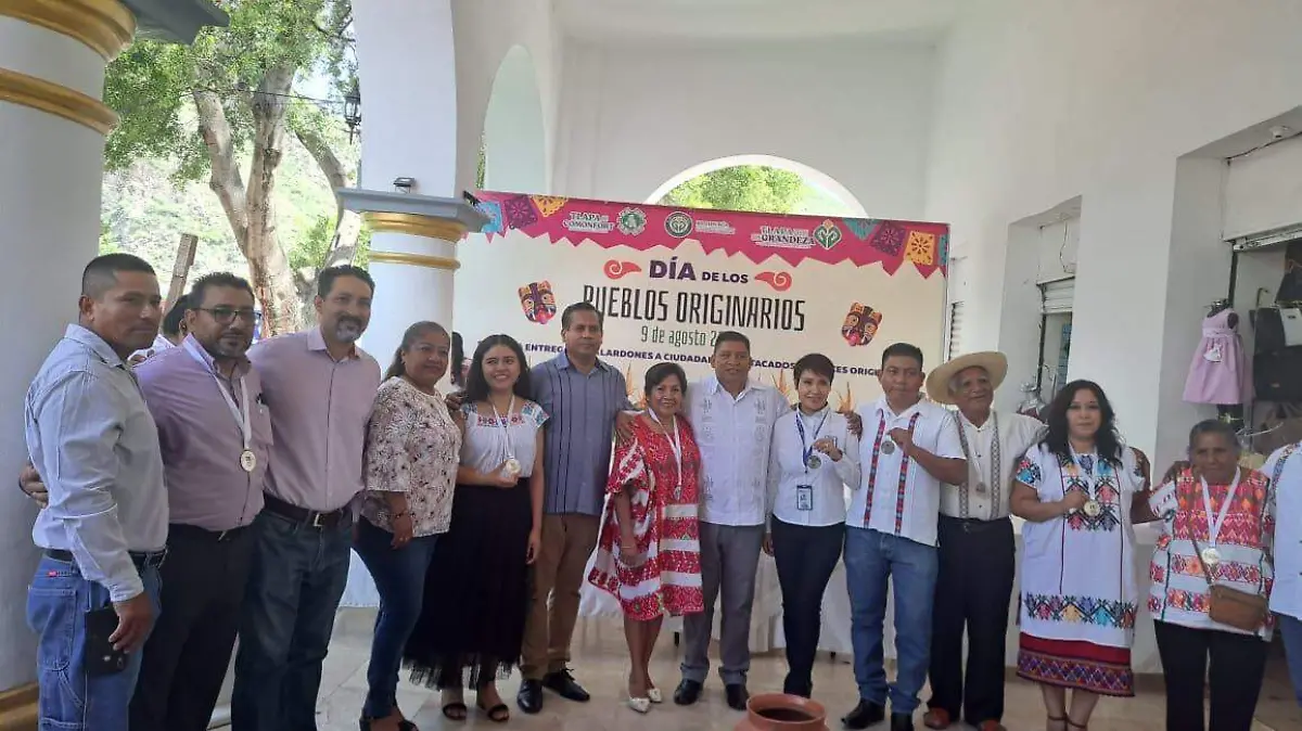 indios