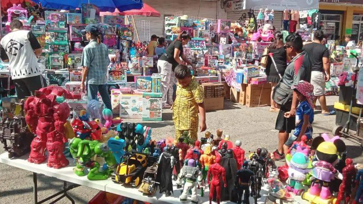 Venta de juguetes en Acapulco por el Día de Reyes