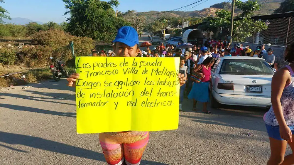 bloquean carretera