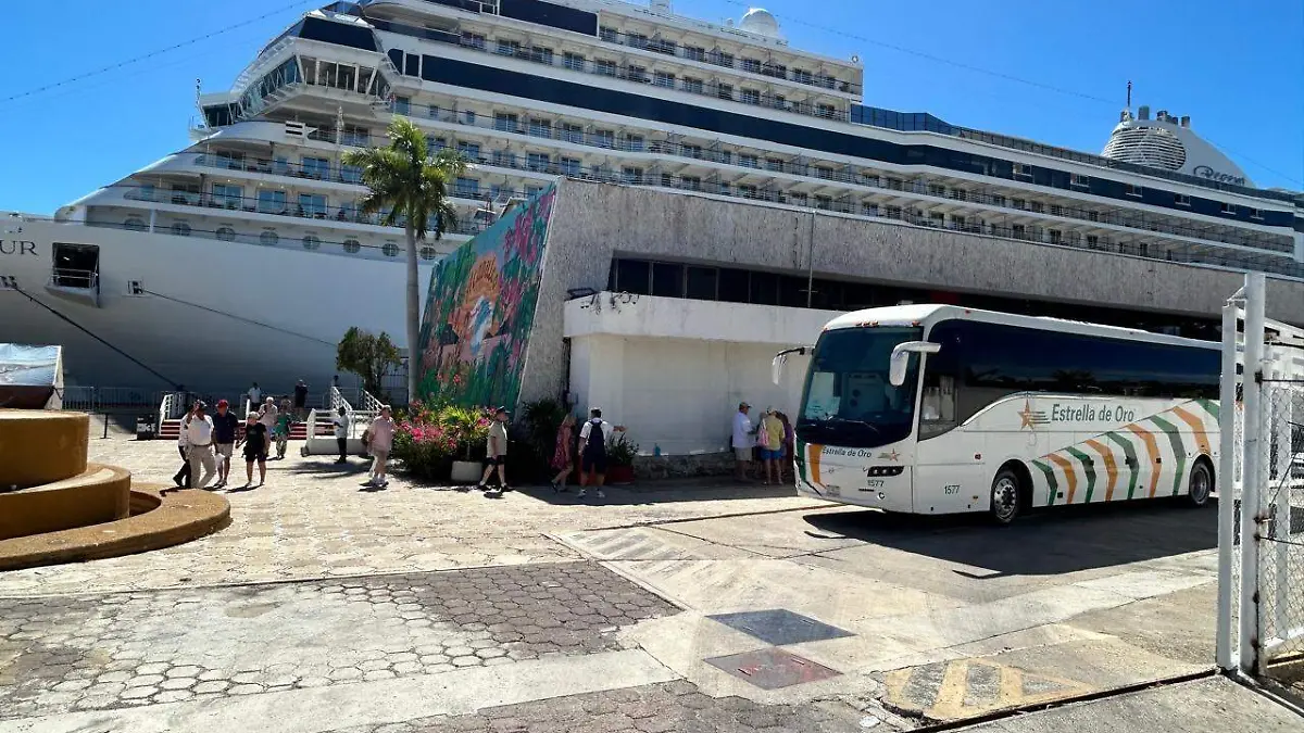 Llegada de cruceristas extranjeros una derrama económica en Acapulco