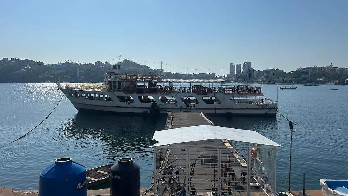 Yate Bonanza en la bahía de Acapulco