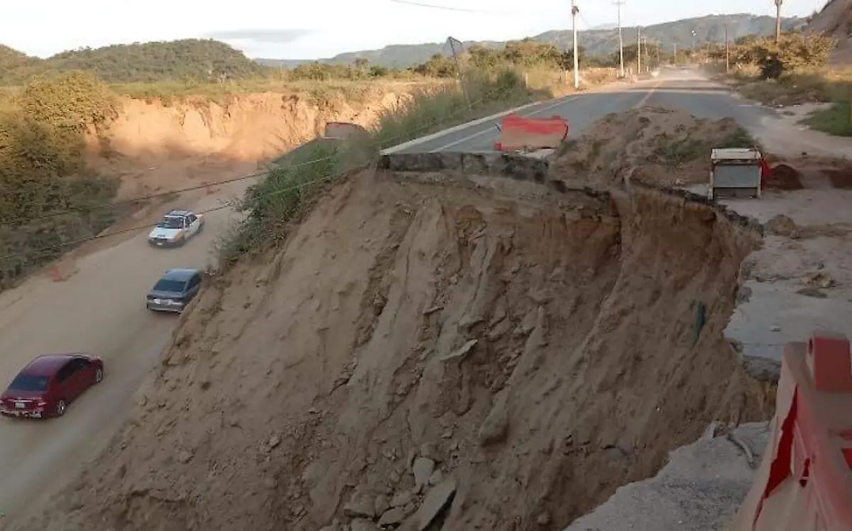 reconstruccion-paso-km21-acapulco-1