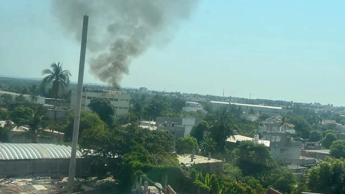 Los propietarios de camionetas particulares, hacen servicios de recolección dé basura basura de manera privada a empresas y negocios 