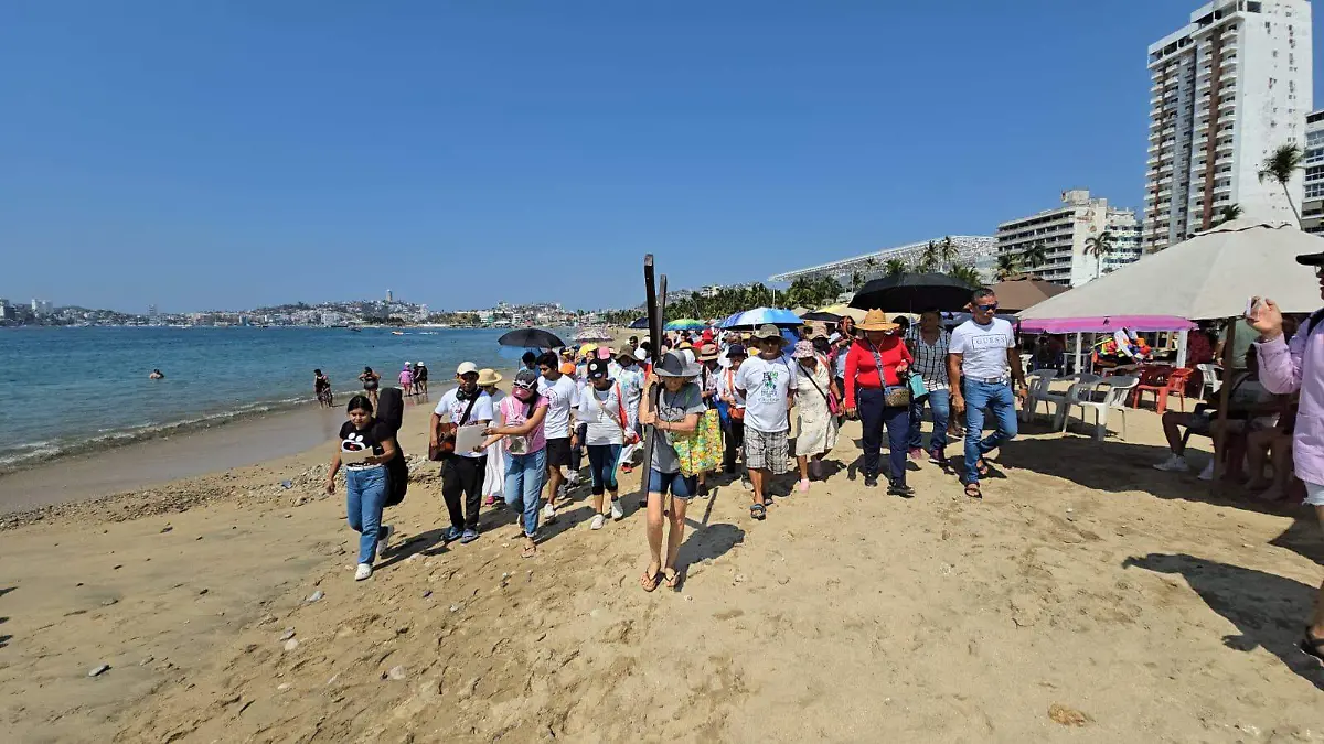 Viacrucis en playas del puerto