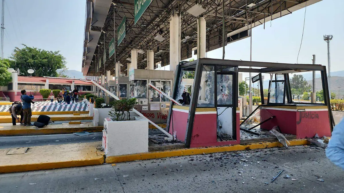 Se debe de fincar responsabilidad porlos actos de normalistas
