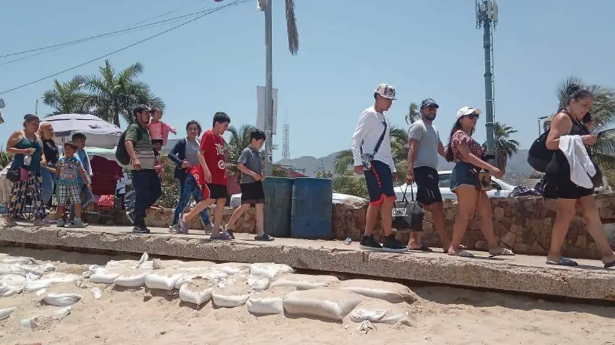 turistas-acapulco-fin de semana