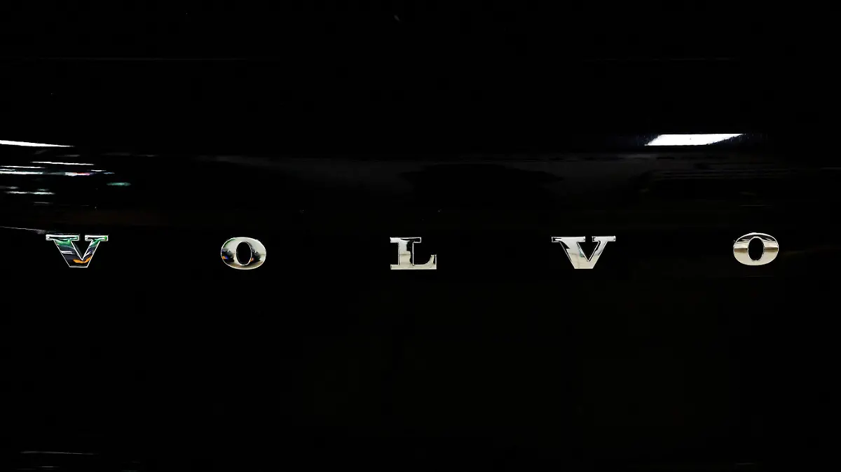 2025-05-23T144602Z_261055065_RC2E2DA3LEE7_RTRMADP_3_VOLVOCARS-CEO