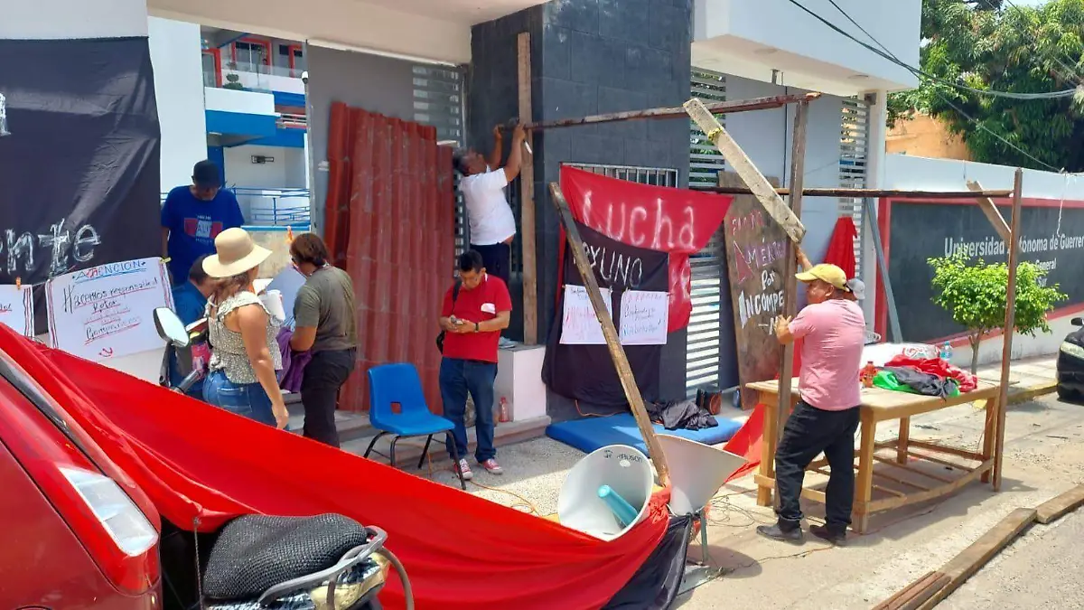 trabajadores-uagro-huelga de hambre