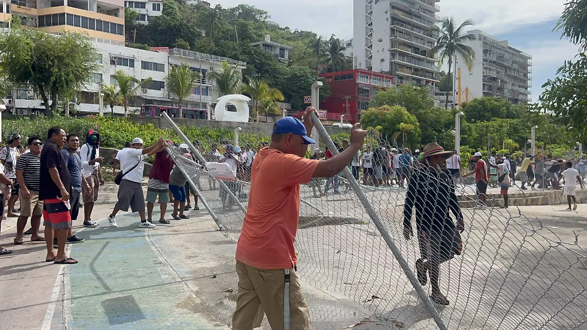 tiran-malla-playa-manzanillo-acapulco