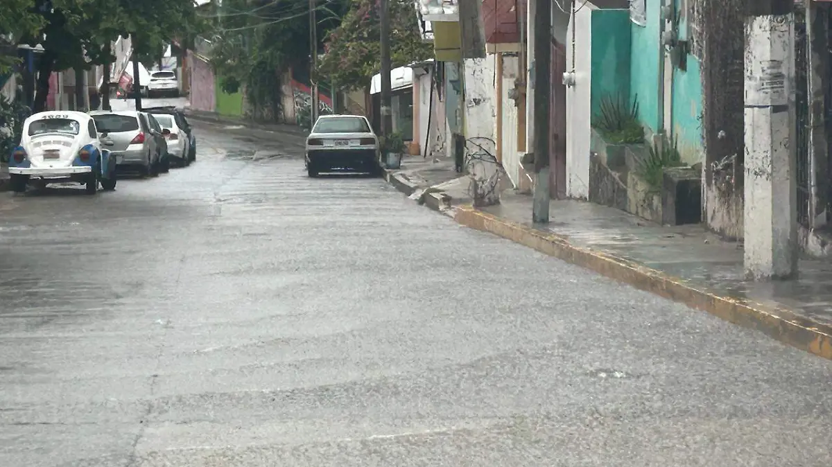 Lluvias tabien provocan deslaves de tierra