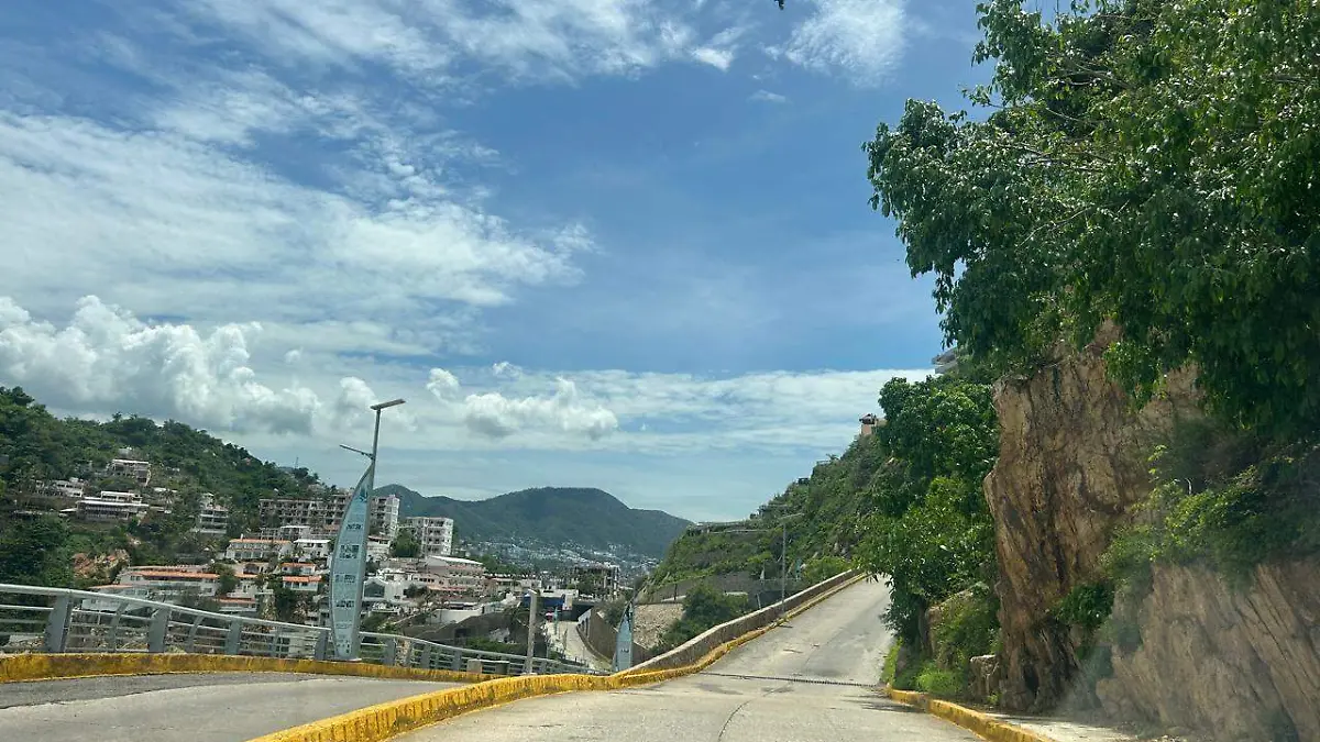 La avenida Adolfo López Mateos en la zona del Acapulco Tradicional