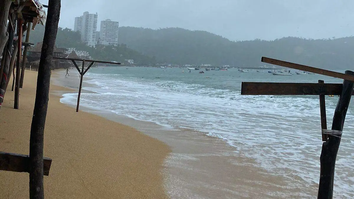 Mas de dos mil vendedores afectados en puerto marques