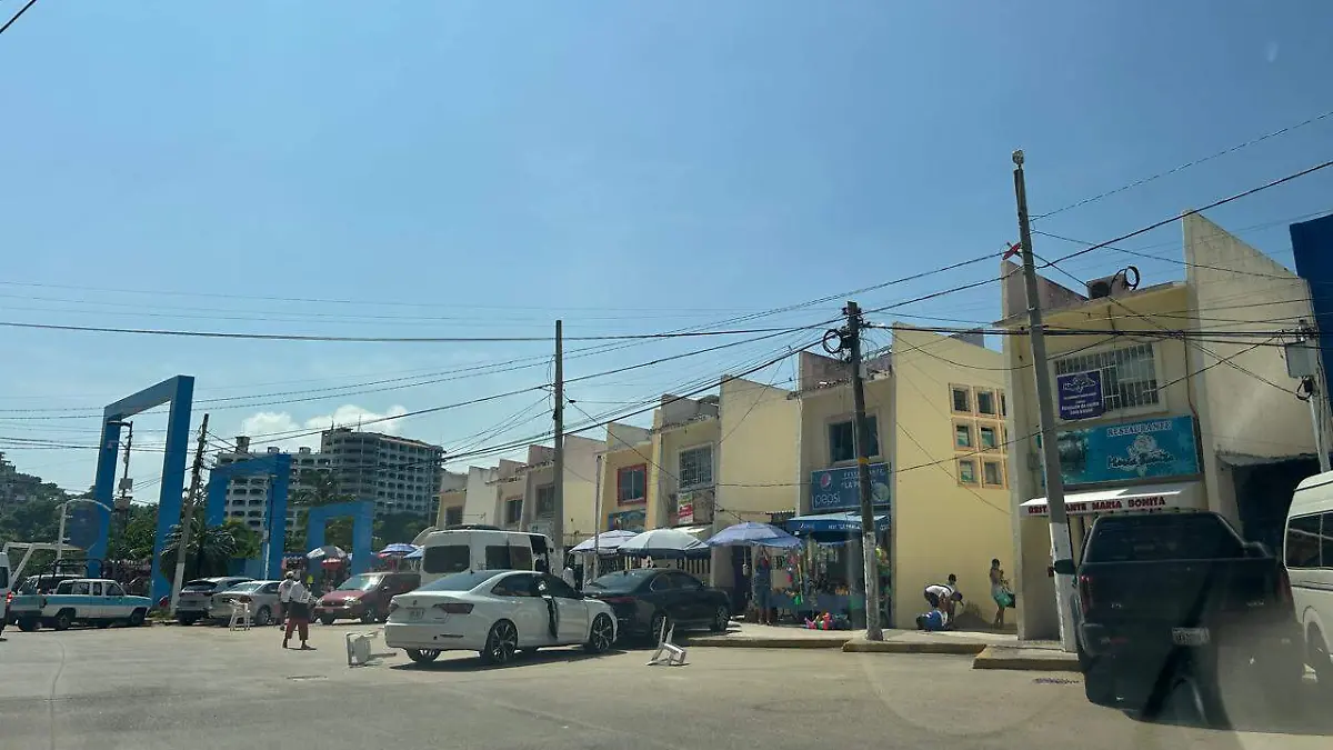 Con tubería vieja y colector inservible zona de Caleta y Caletilla 