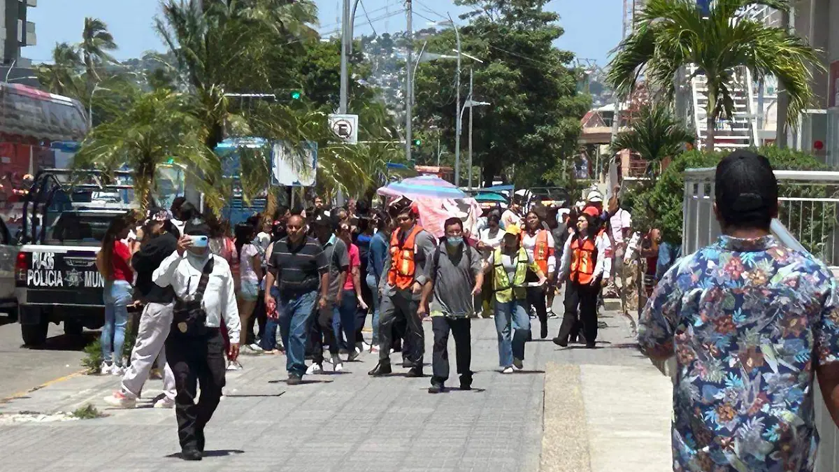 Participan también Bomberos, Policias Viales, Militares y de Protección Civil