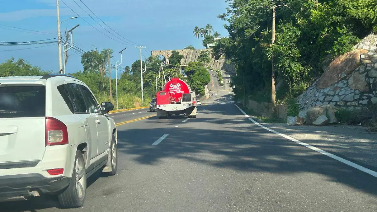 En la avenida Escénica,se han registrado varios accidentes de pipas