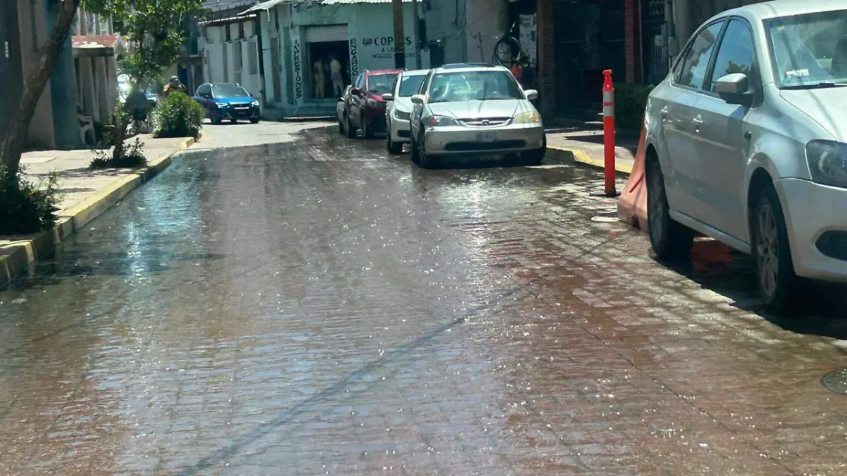 CAPAMA, sin atender tema de aguas negras en calles del centro de Acapulco
