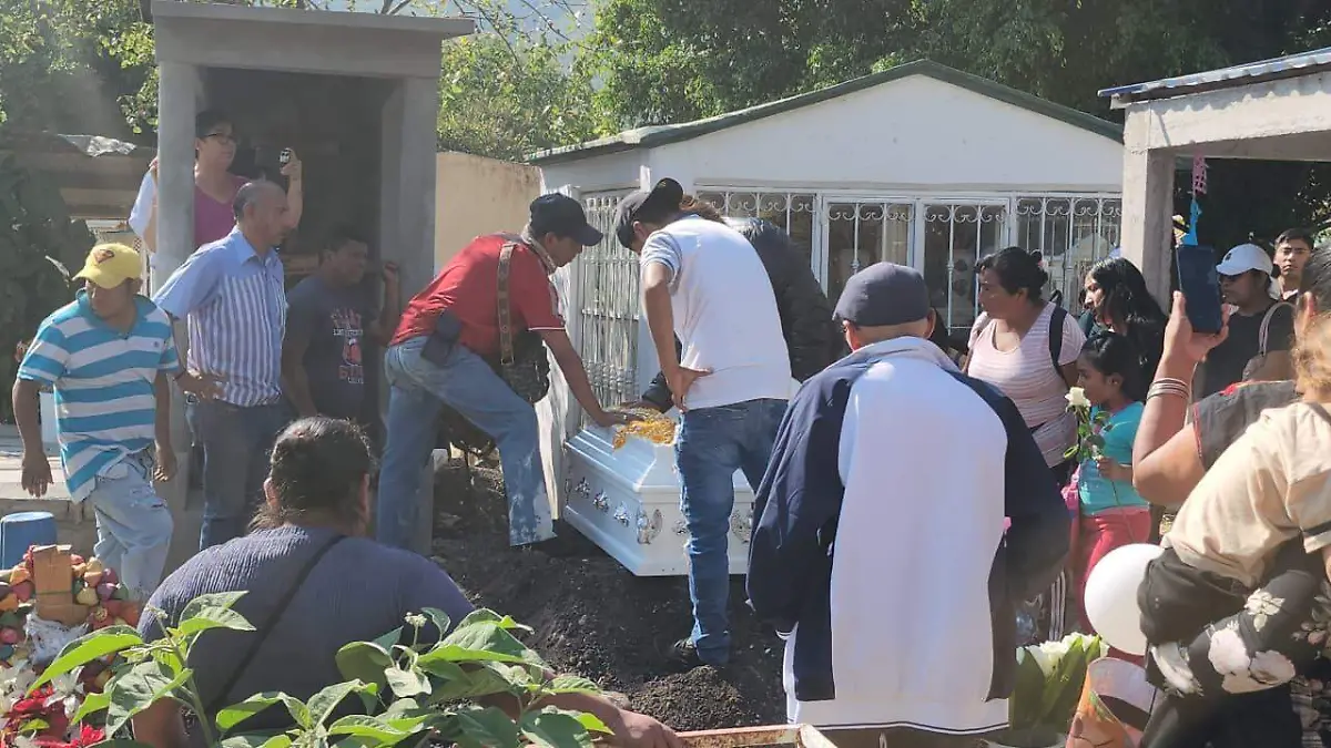 alexis-chilpancingo-entierro