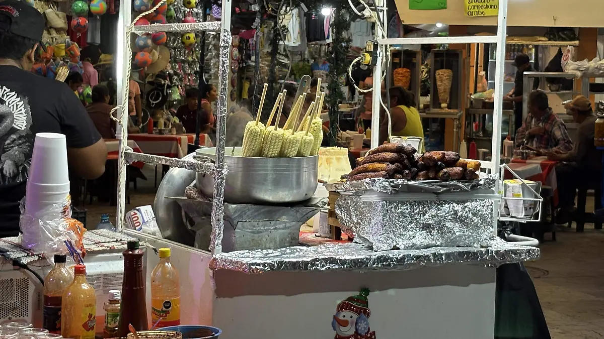 Puestos de elotes en el zócalo de Acapulco 