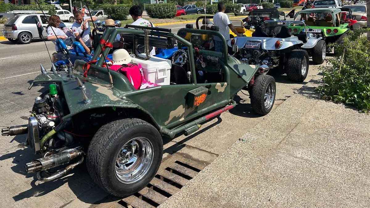 Los Buggy en el CIA, Parque de la Reina y el Papagayo