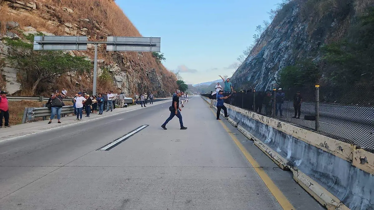 autpista-del-sol-bloqueo-comunidades-