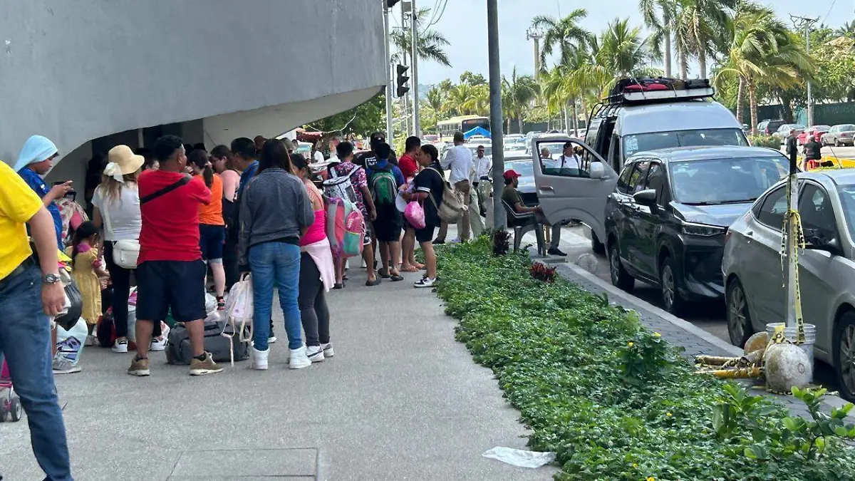 Algunos, dejaron los hoteles, desde las 08:00 de la mañana