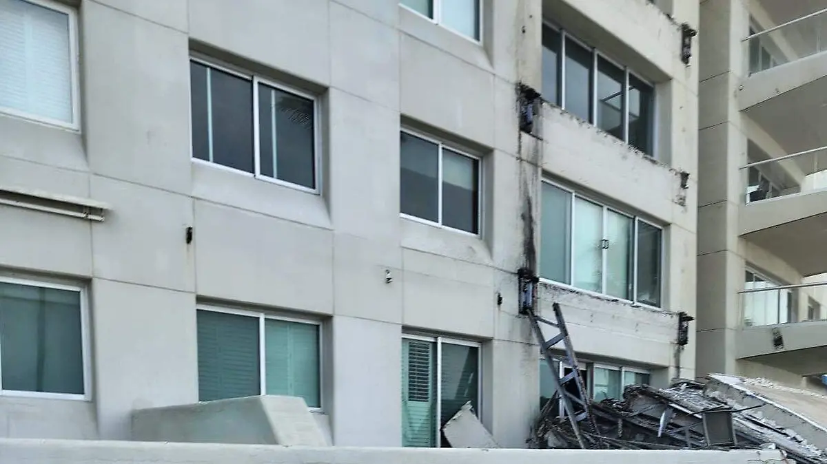 b8d4aeb7-a512-44ae-8d70-54a8a7185d1e