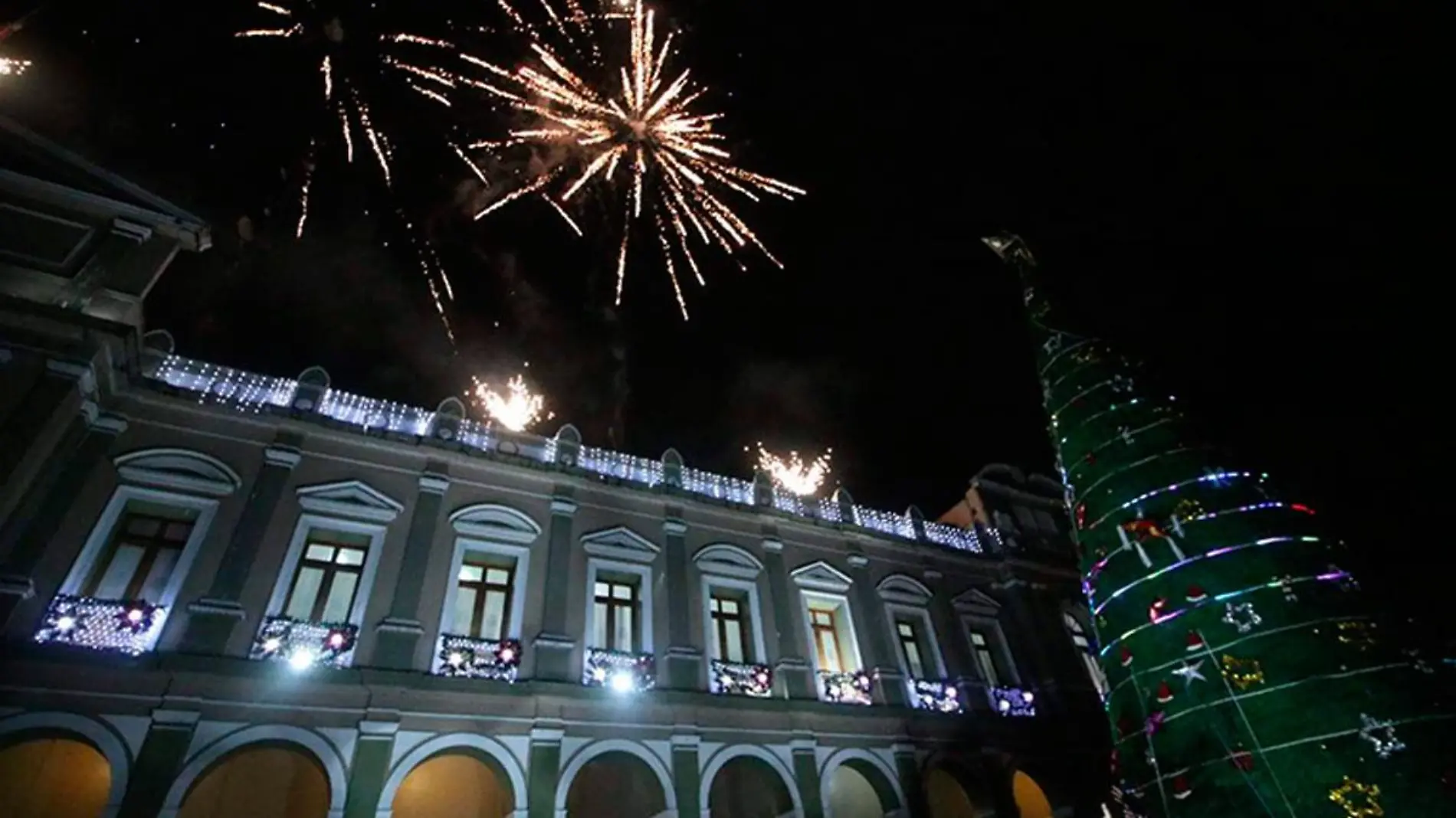 Encendido-del-pino-de-navidad-en-Cordoba-2023