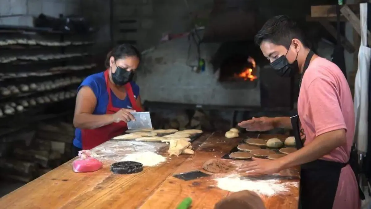 Pan tradicional en horno de piedra y leña 2024-10-12