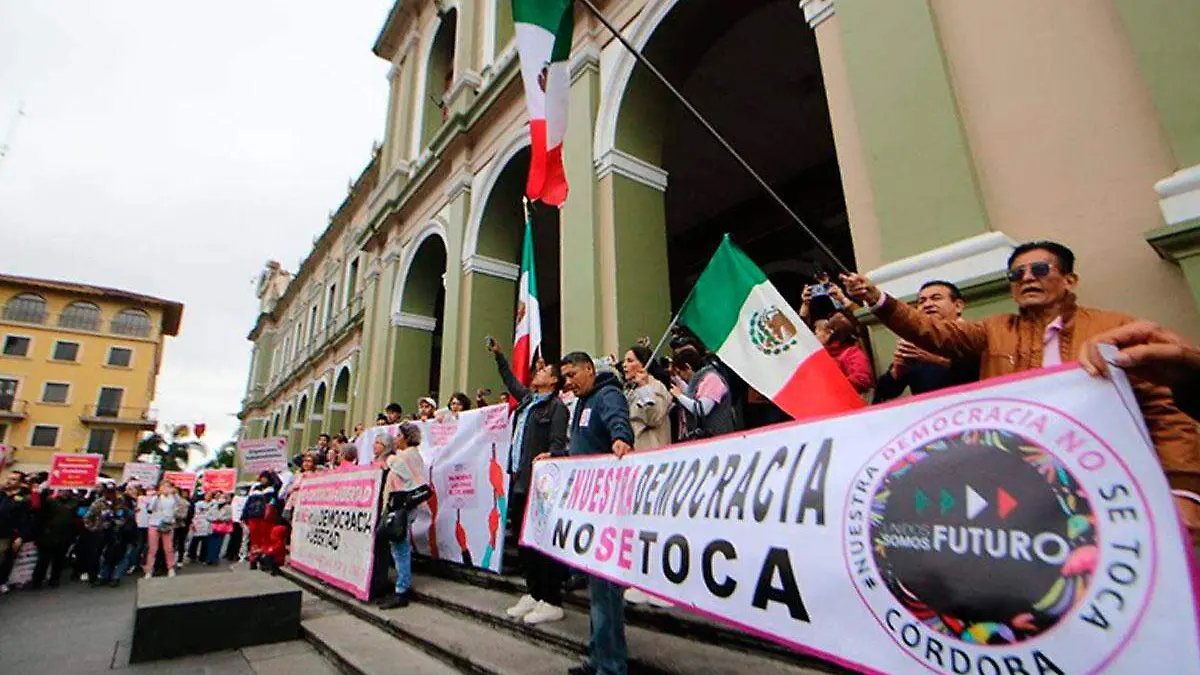 Marcha-por-la-democracia-en-Cordoba