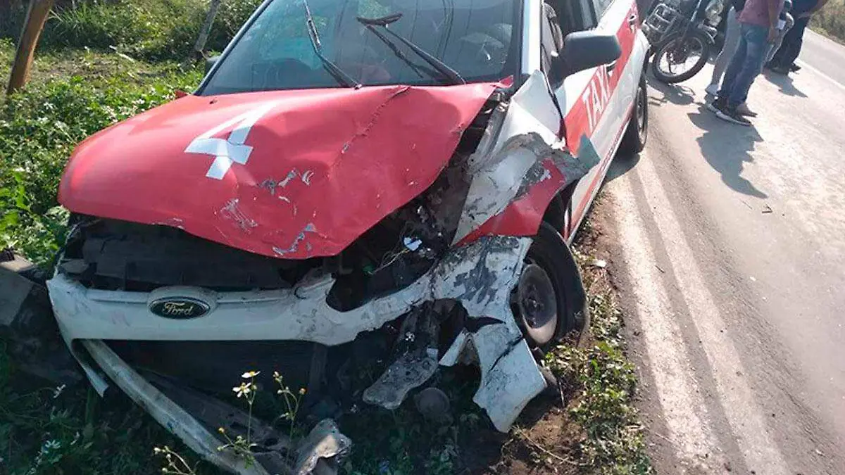 Accidente-en-carretera-a-Fortin-deja-9-lesionados