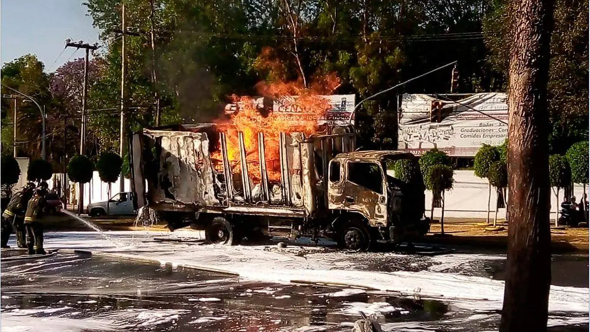 804245_Incendio-camión-metanol-3_web