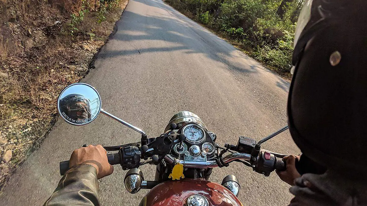 Motociclista-se-impacta-contra-un-trailer-en-Amatlan
