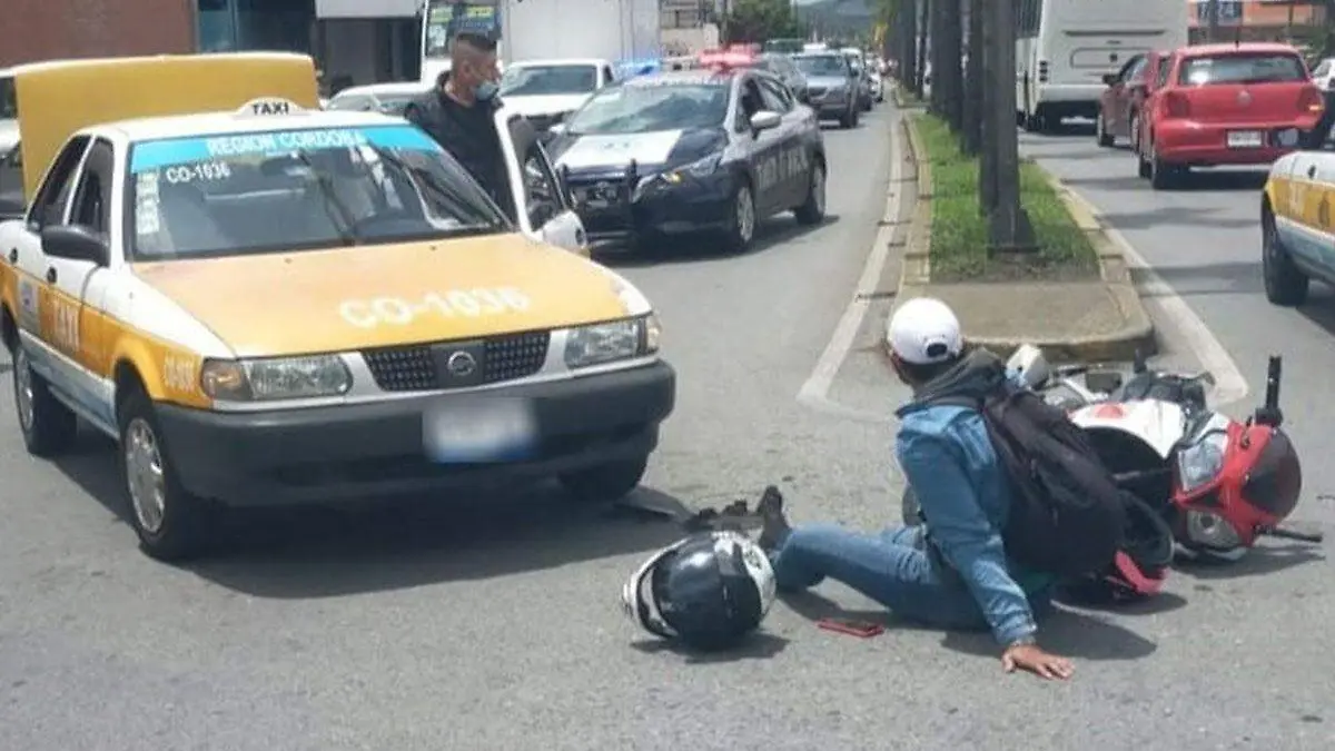 Accidente-en-Córdoba-deja-motociclistas-lesionados