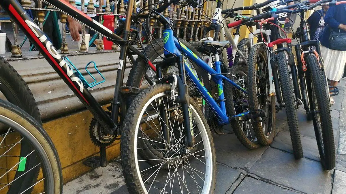 1-Ciclista-es-atropellada-por-vehiculo-del-ayuntamiento-de-Cordoba