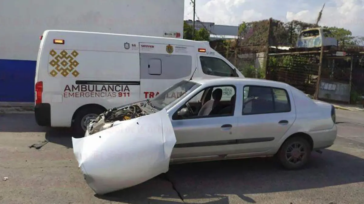 2Chocan automóvil familiar