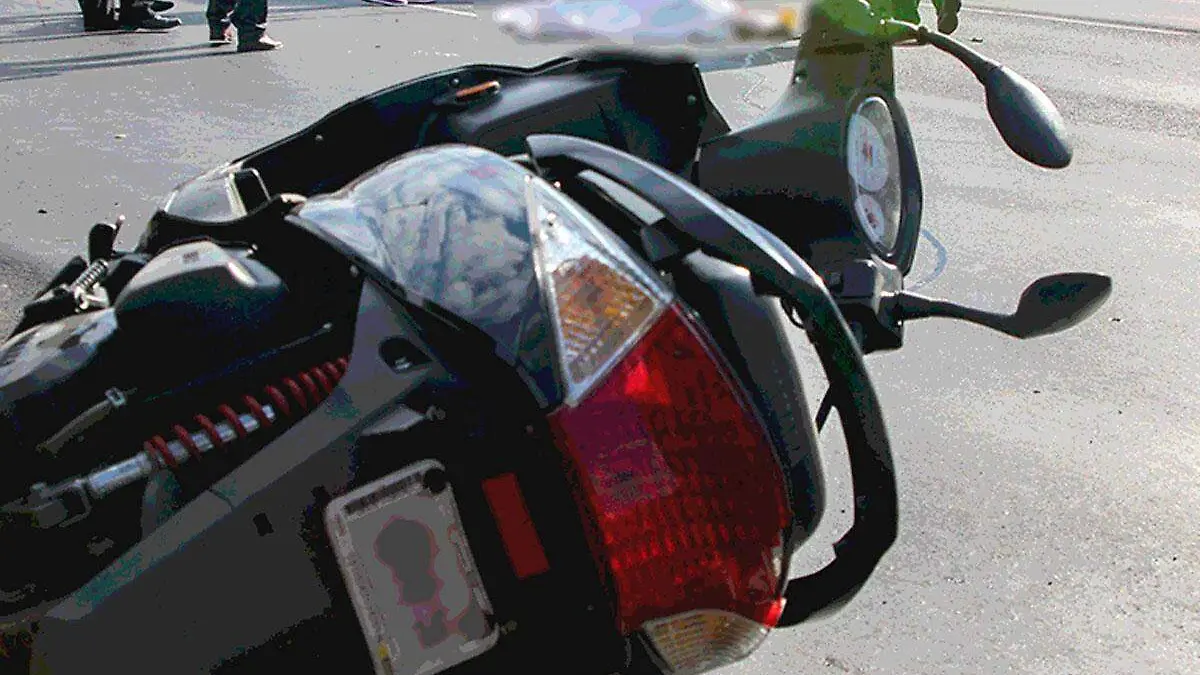 Motociclista-adolescente-muere-tras-derrapar-en-Ixhuatlan-del-cafe