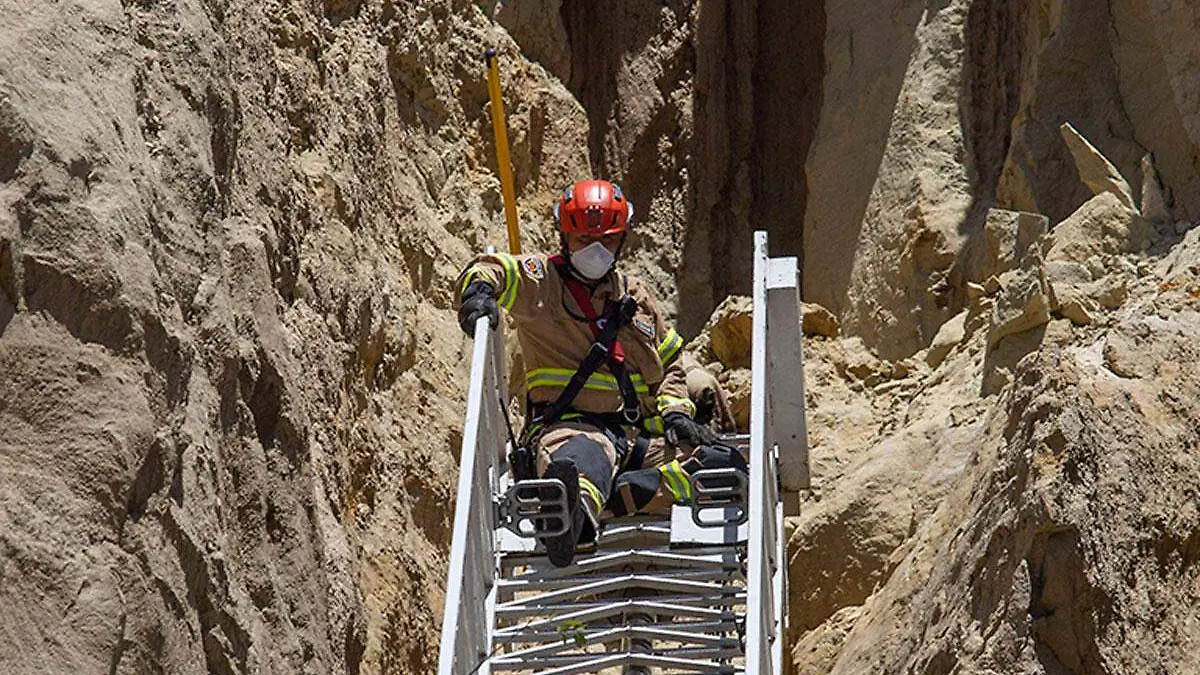 Rescatan-a-hombre-con-hipotermia-en-cerro-cerca-de-Cordoba