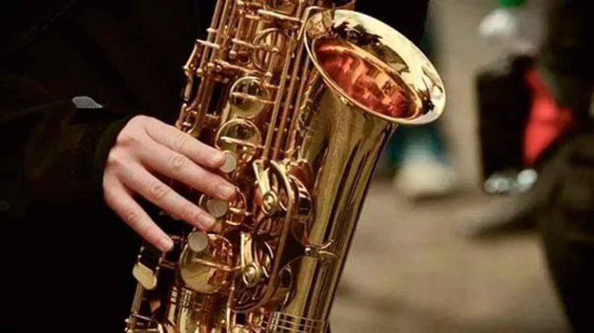 saxophone-3246650__340