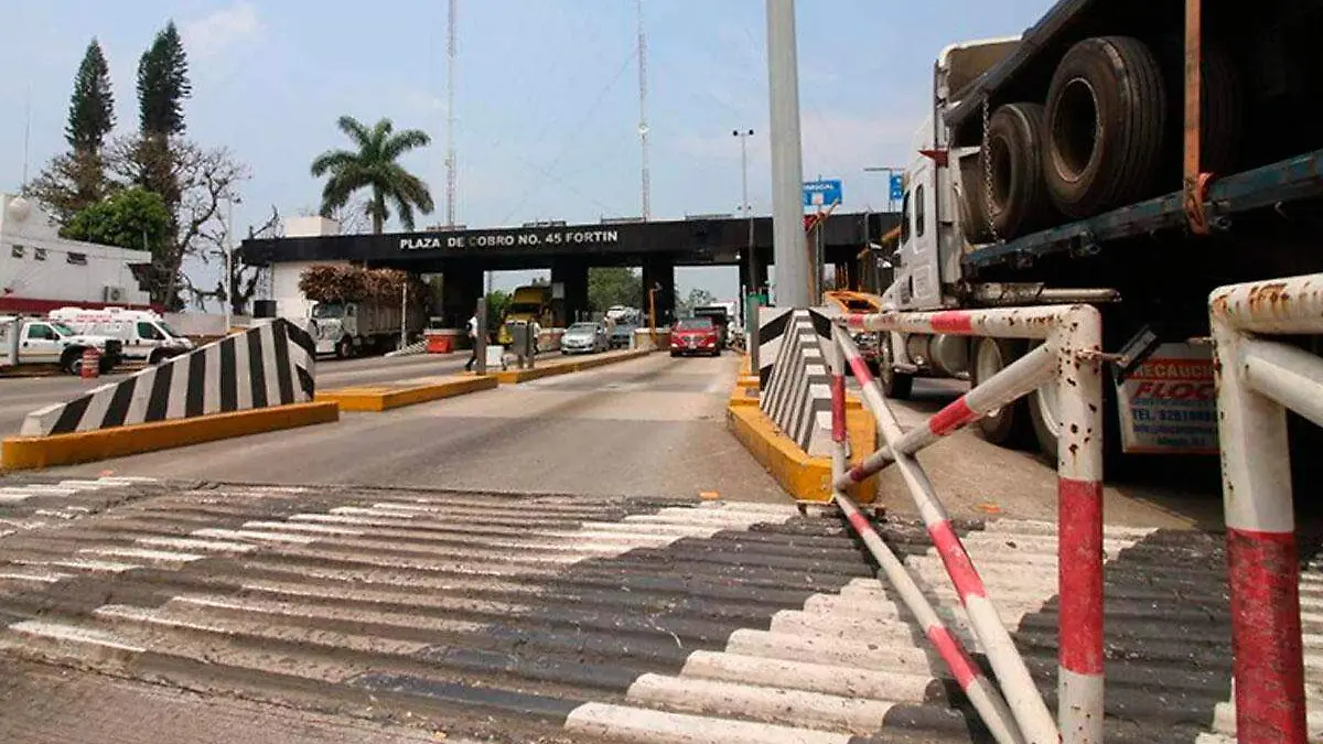 Plaza-de-cobro-no-45-Fortin