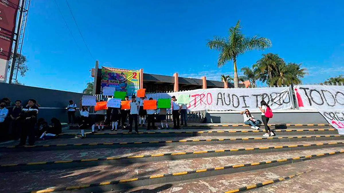 Protesta-auditorio-ESBAO