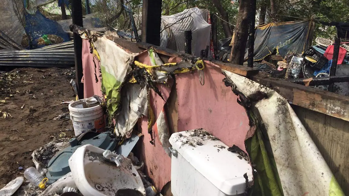 Incendia casa pepenadores