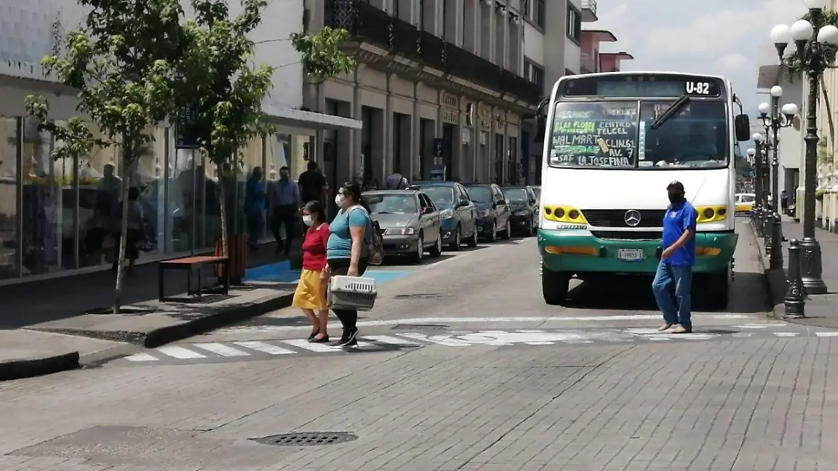 Para evitar contagios de Covid-19 podría implementarse servicio particular