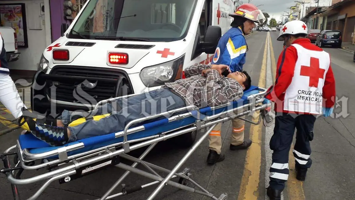 Lo proyectan contra taxi1