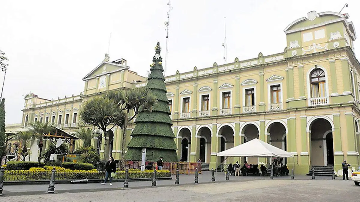 En-Cordoba-decepciona-a-habitantes-decoracion-de-navidad