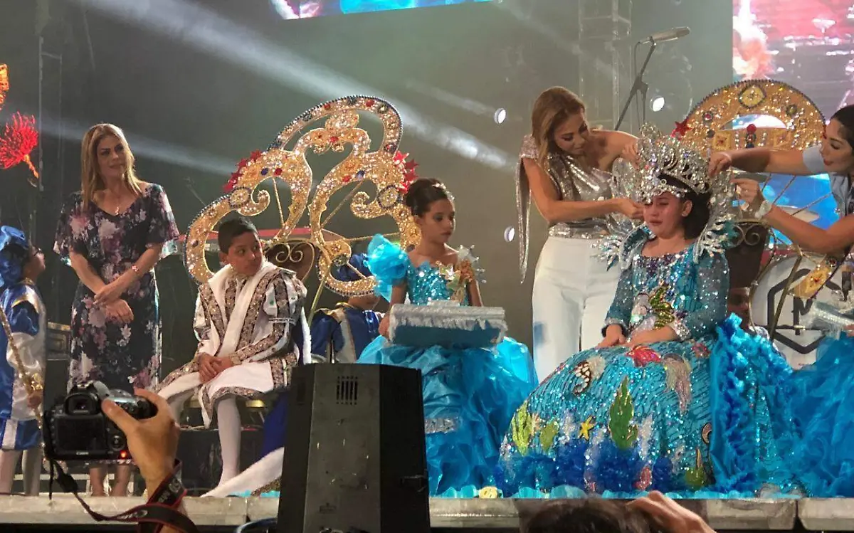 Coronación de Reyes Infantiles del Carnaval11