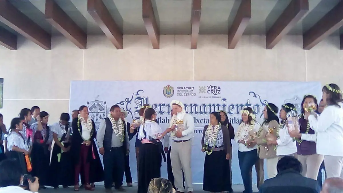 Rescatan costumbres y tradiciones