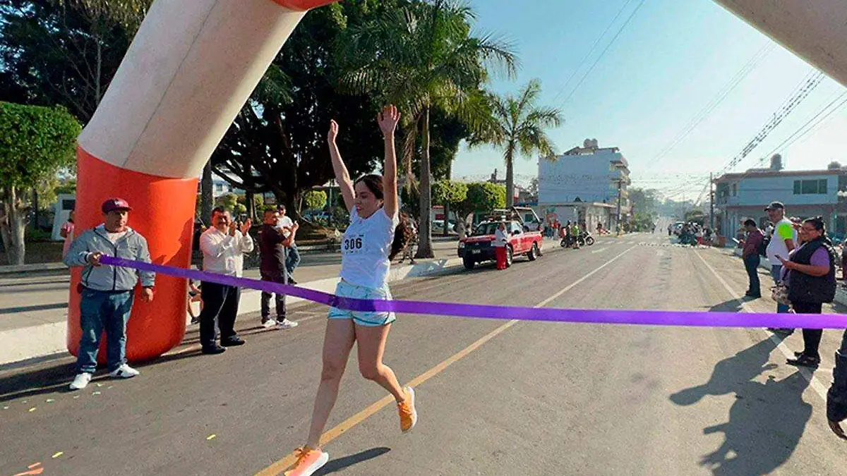 12-Carrera-de-la-mujer-en-Fortin-de-las-flores