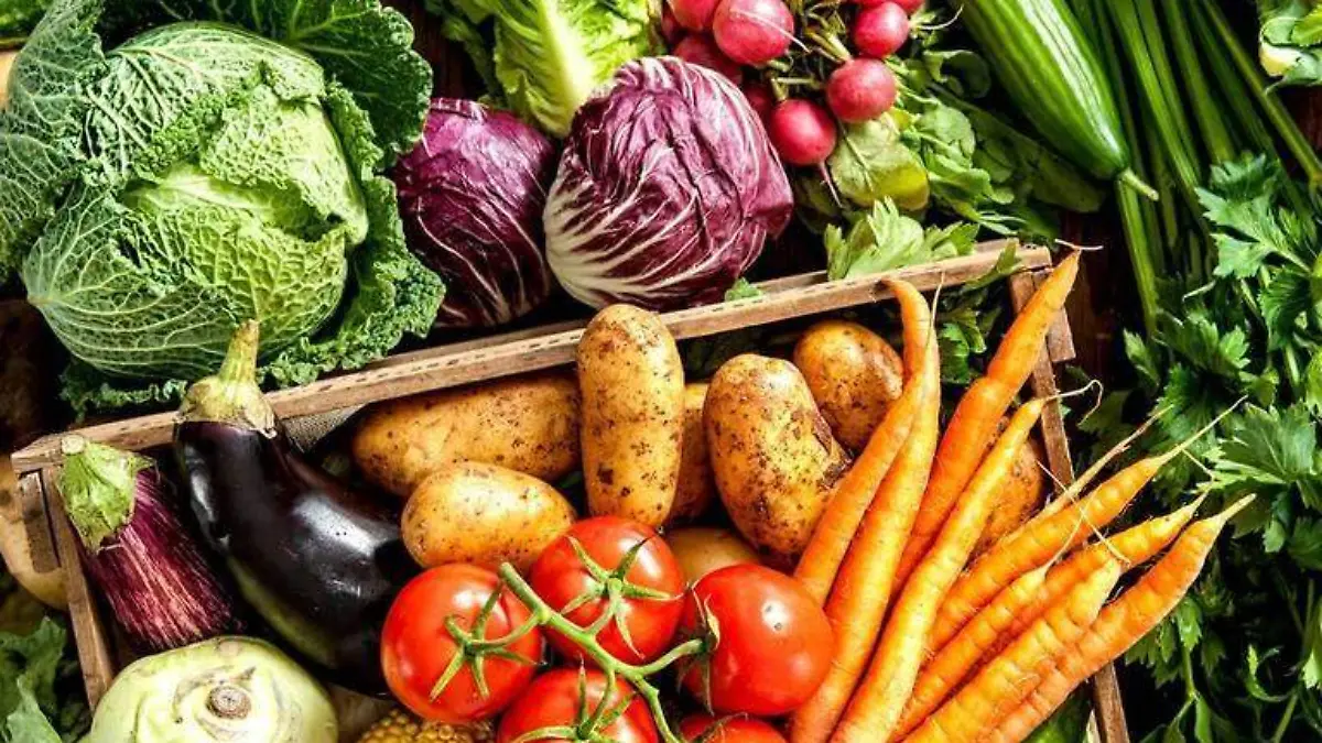 http_2F2Fprod.static9.net_.au2F_2Fmedia2FNetwork2FImages2F20172F072F252F102F552F170725_coach_vegetables (1)