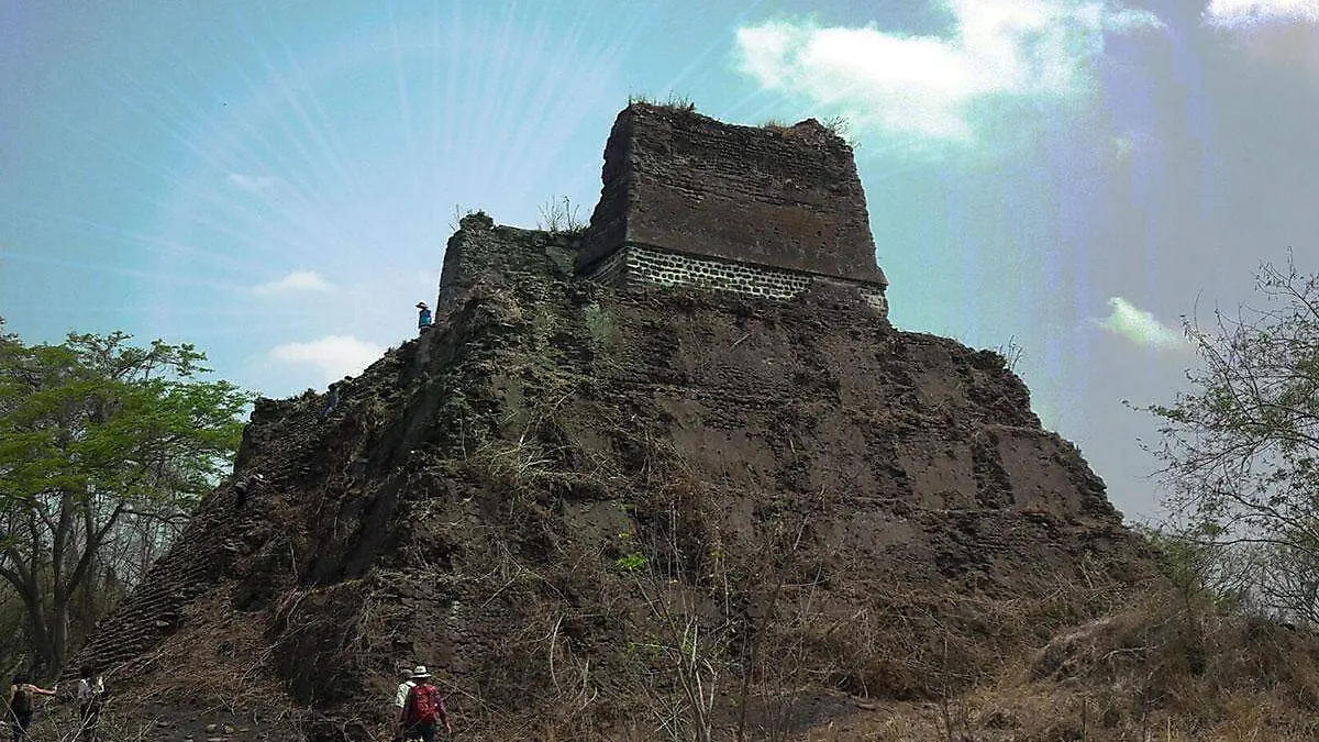 2-El-Fortin-de-Huatusco-la-piramide-en-Quauhtochco-en-Carrillo-Puerto