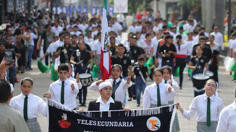 Acto cívico y desfile 